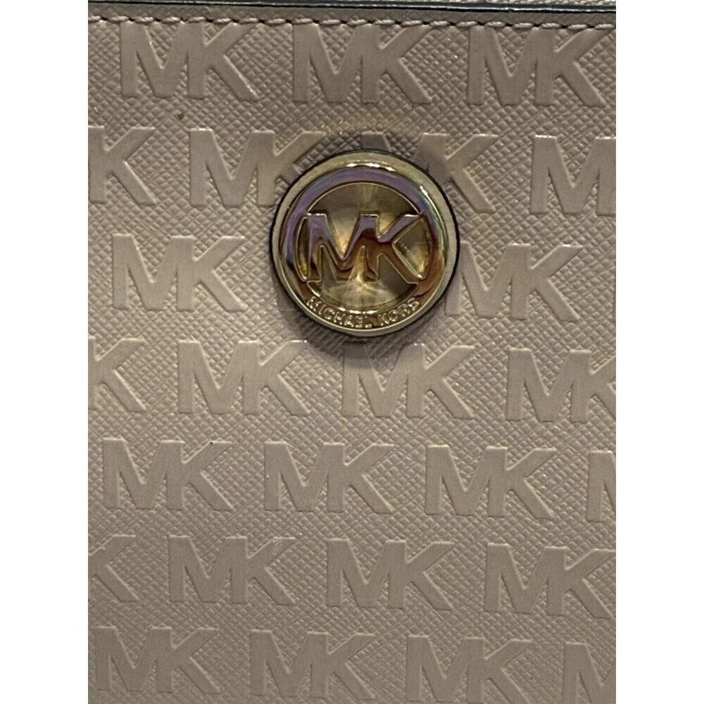 Michael Kors Womens Signature Wristlet Clutch Wallet Pink Patent Leather